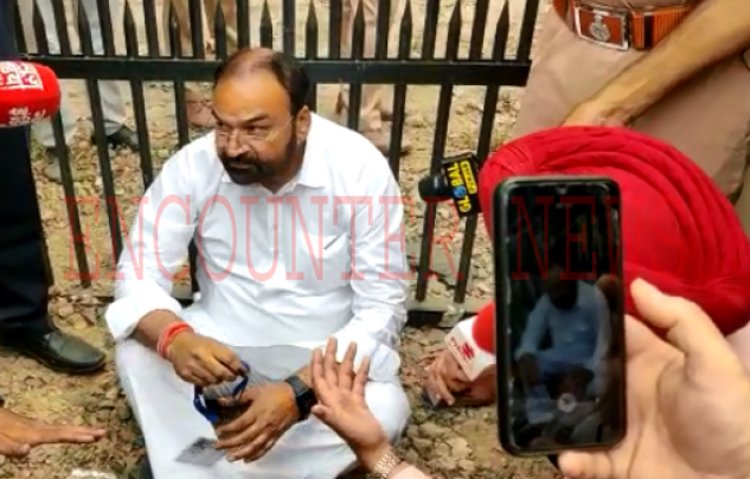 जालंधरः धरने पर बैठे कांग्रेस विधायक कोटली, देखें वीडियो