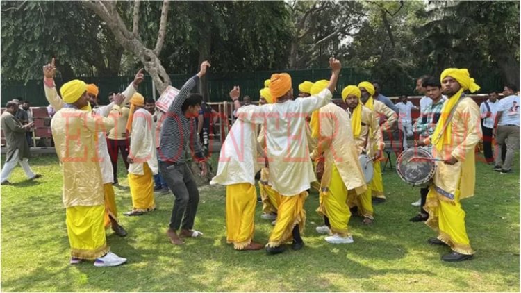 चुनावों में कांग्रेस ने भाजपा को छोड़ा पीछे, छाया जश्न का माहौल