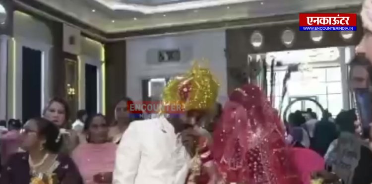 पंजाबी वकील और एक पाकिस्तानी युवती की 8 साल के इन्तज़ार के बाद हुई शादी, देखें वीडियो