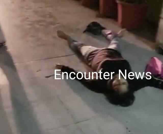 पंजाब : गुरुद्वारा साहिब के सरोवर के पास महिला की गोली मारकर हत्या, देखें वीडियो
