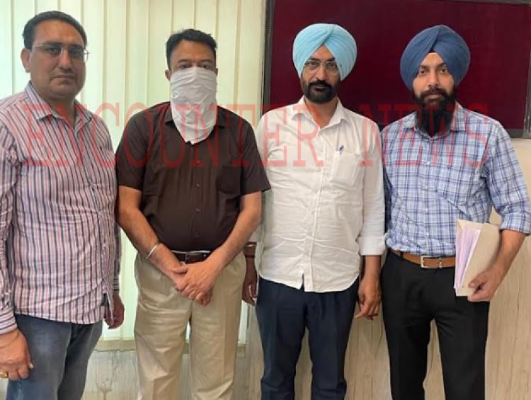 पंजाबः सुपरीटेंडैंट इंजीनियर 1 लाख रुपए रिश्वत लेते गिरफ्तार