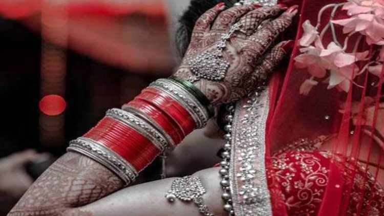 चाची को भतीजे से हुआ प्यार, चाचा ने रंगे हाथों पकड़ कर पंचायत में किया ऐसा काम