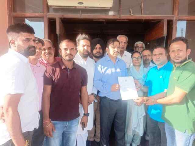 शीतलपुर में खेल स्टेडियम बनाने हेतू ज्ञापन सौंपा