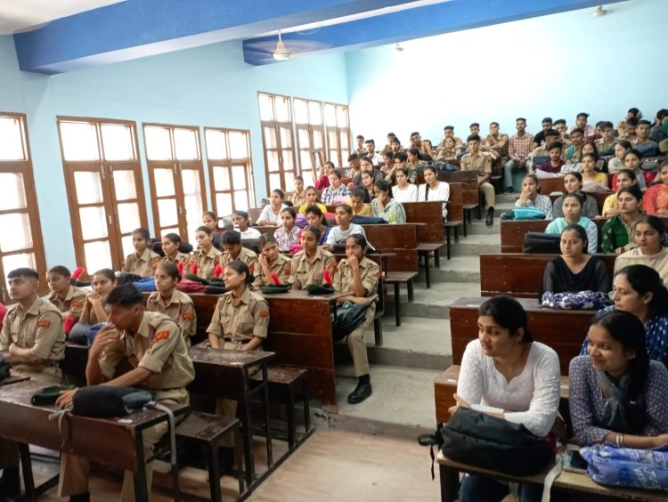 मतदाता साक्षरता क्लब’ द्वारा मतदाता जागरूकता अभियान का आयोजन