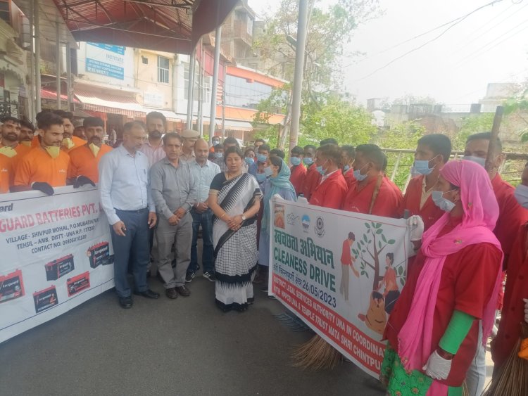 चिंतपूर्णी में चलाया विशेष सफाई अभियान