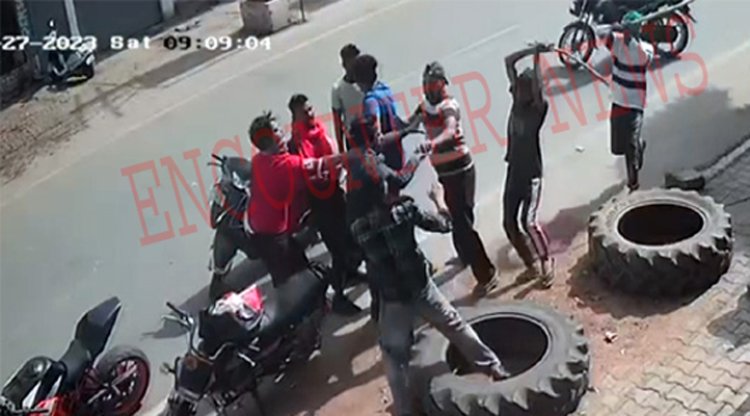 कपूरथलाः हमलावारों ने  बाइक सवार व्यक्ति को घेरकर की पिटाई, अस्पताल में भर्ती