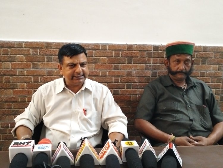 दो हजार के नोट बंद करने से बड़े घोटाले की बू आ रही: विजय डोगरा