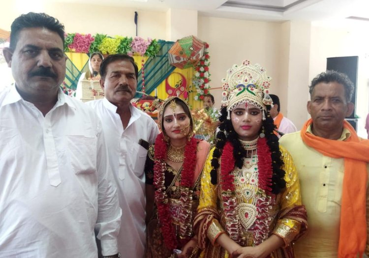 दुलैहड भागवत कथा में श्री राधा कृष्ण की झांकी