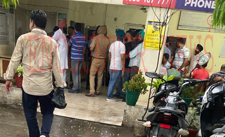 जालंधरः पूर्व कांग्रेस पार्षद विक्की कालिया मर्डर केस में थाने के बाहर जमकर हंगामा