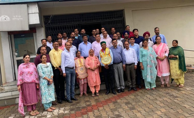 31 साल की सेवा के बाद सेवानिवृत्त हुए जोगिन्द्रा बैंक के मैनेजर मेहर चंद