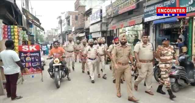 ਪੰਜਾਬ : ਸੁਰੱਖਿਆ ਦੇ ਮੱਦੇਨਜ਼ਰ ਪੁਲਿਸ ਵਲੋਂ ਕੱਢਿਆ ਗਿਆ ਫਲੈਗ ਮਾਰਚ, ਦੇਖੋ ਵੀਡਿਓ