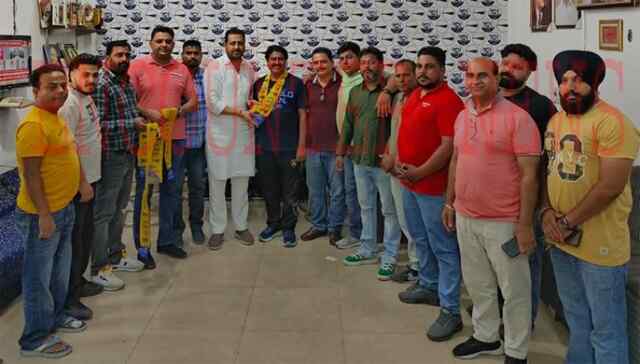 जालंधरः निगम चुनाव से पहले हेनरी को लगा बड़ा झटका, ये नेता आप पार्टी में हुआ शामिल