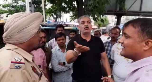 पंजाब : फूड सप्लाई विभाग की ओर से घरेलू गैस सिलेंडरों को कब्जे में लिया गया, देखें वीडियो