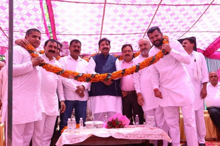 ऊना जिला की विभिन्न यूनियनों ने उपमुख्यमंत्री को किया सम्मानित