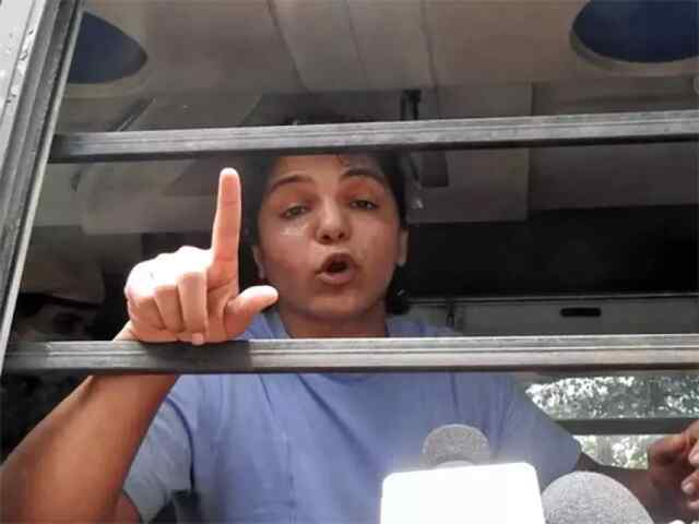 बड़ी खबरः पहलवान साक्षी मलिक ने आंदोलन से नाम लिया वापिस, जानें मामला