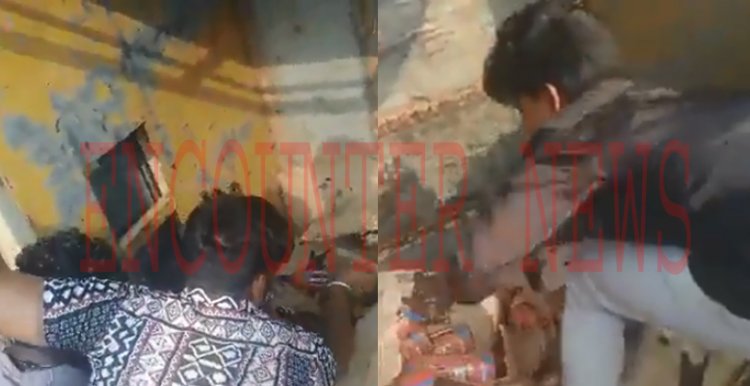 हाईवे पर पलटा बीयर से भरा ट्रक, लोगों में लूटने की मची होड़, देखें वीडियो