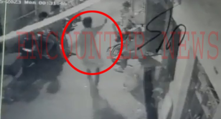 बदमाशों ने युवकों पर अंधाधुंध चलाई गोलियां, देखें CCTV