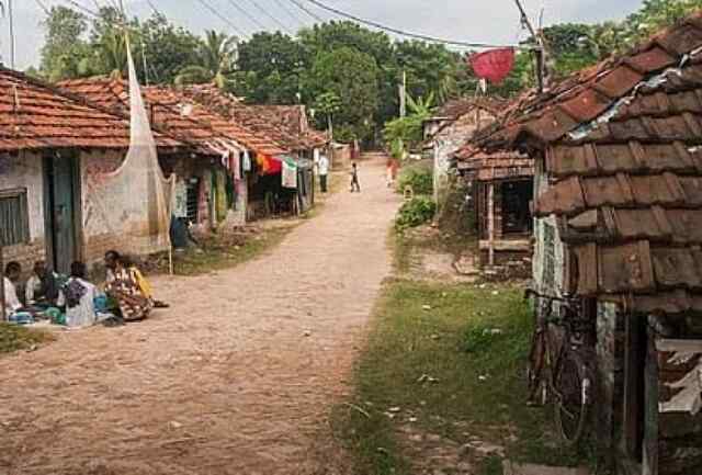 अजब-गजब: एक ऐसा श्रापित गांव, जहां उम्र बढ़ते ही लड़कियां बन जाती हैं लड़का