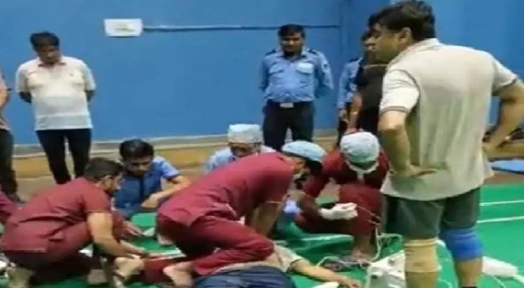 इंडोर स्टेडियम में खेल के दौरान खिलाड़ी की हुई मौत