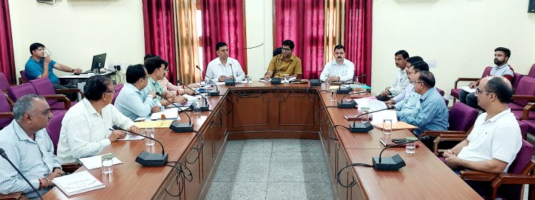 विकासखडों में चल रहे विभिन्न विकासात्मक कार्यों को निर्धारित समयावधि में करें पूर्ण: महेंद्र पाल गुर्जर