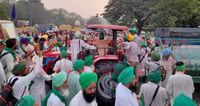पंजाब: किसानों ने लगाया धरना, पुलिस ने डल्लेवाल समेत कई नेताओं को लिया हिरासत में, देखें वीडियो