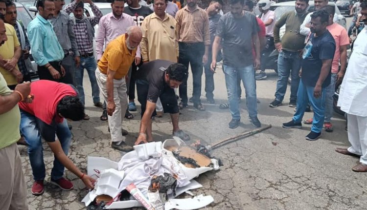 भगवान शिव पर अभद्र टिप्पणी मामले में दौलतपुर  बाज़ार रहा बंद