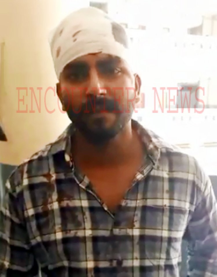 जालंधरः Dr Amarjeet Goyal के क्लीनिक में आए व्यक्ति ने तेजधार हथियार से कर्मी पर किया हमला, देखें वीडियो