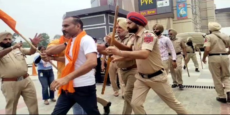 पंजाब : फिल्म Adipurush को लेकर PVR में बवाल, देखें वीडियो
