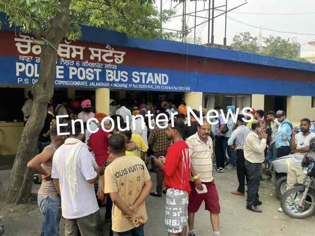 जालंधरः PUNBUS मुलाजिमों ने किया चक्का जाम, देखें Live