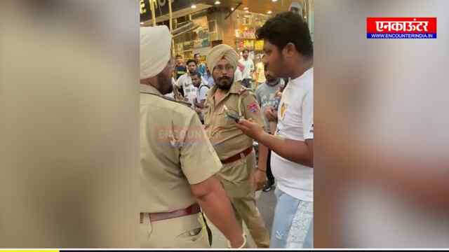 जालंधरः मॉडल टाउन में कार सवार युवक ने  4 गाड़ियों को मारी टक्कर, पुलिस ने किया काबू, देखें वीडियो