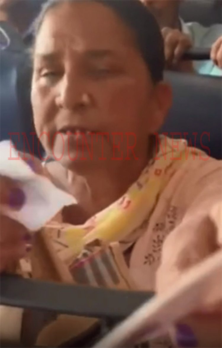 पंजाबः सरकारी बस में महिला और कंडक्टर में हुआ विवाद, देखें वीडियो