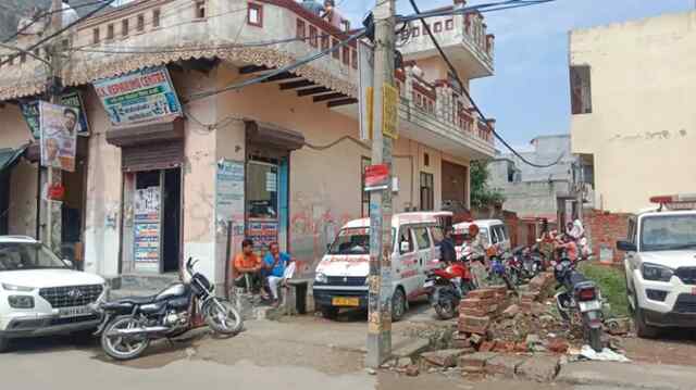 हत्या या खुदकुशीः घर से मिली पति-पत्नी की लाश