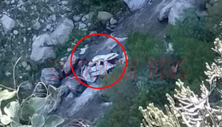 दर्दनाक हादसाः शादी समारोह में लौट रहे व्यक्तियों की खड्ढ में गिरी कार, युवती सहित 4 की मौत