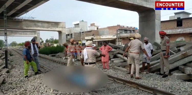 रेल गाड़ी के नीचे आने से 65 साल के बुजुर्ग की हुई दर्दनाक मौत, देखें वीडियो