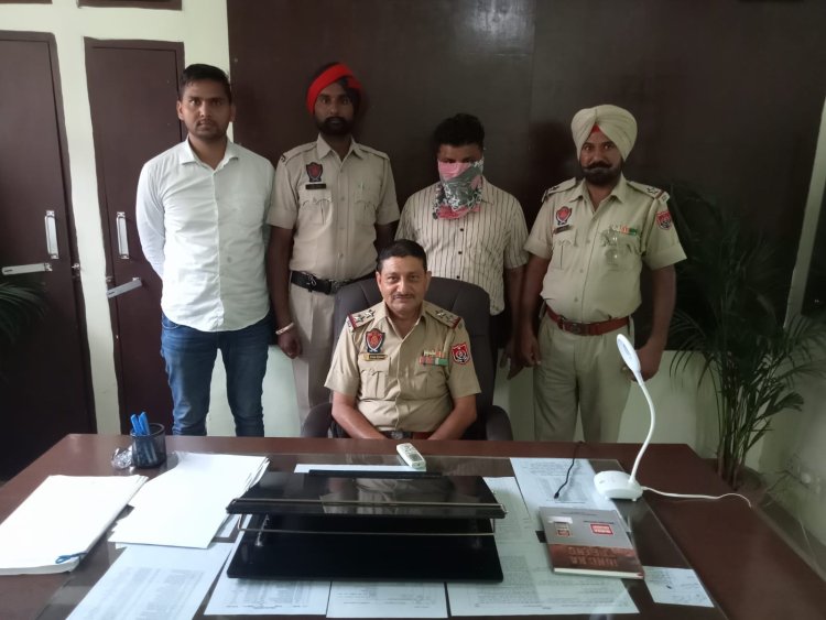 जालंधरः मोमोस की रेहड़ी पर युवकों पर खौलता तेल डालने और पैसे मांगने वाला टीटू गिरफ्तार