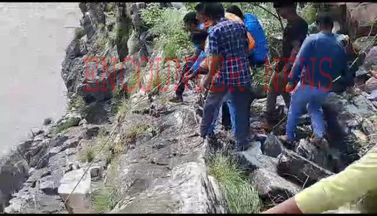 25 वर्षीय युवक को सेल्फी लेना पड़ा भरा, हुई मौत