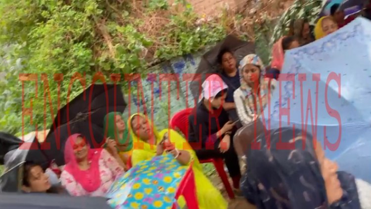 जालंधरः नहीं थम रहा MGN SCHOOL का मामला, तेज बारिश में टीचरों ने लगाया धरना, देखें वीडियो