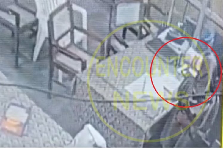 शर्मसार! ऑफिस खाली होते ही महिला सफाई कर्मचारी के साथ बाबू साहब को सूझी आशिकी, सामने आया CCTV फुटेज