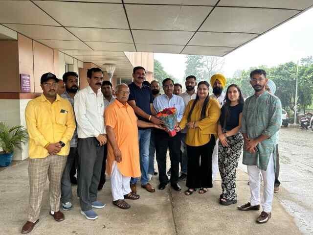 शिविर में 53 लोगों ने किया रक्तदान