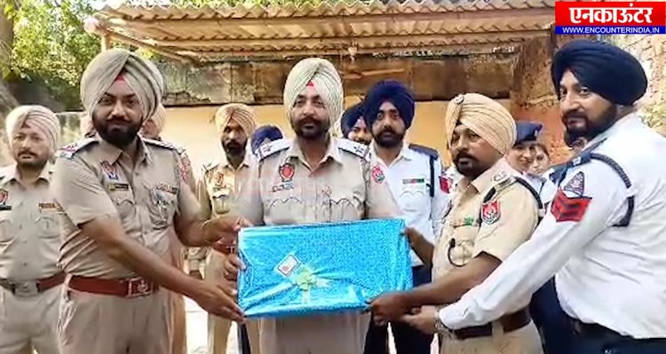 पंजाबः ट्रेफिक पुलिस कर्मचारियों को किया सम्मानित, देखें वीडियो