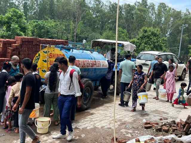 पीने के पानी की बून्द बून्द को तरस रहे बददी के लोग