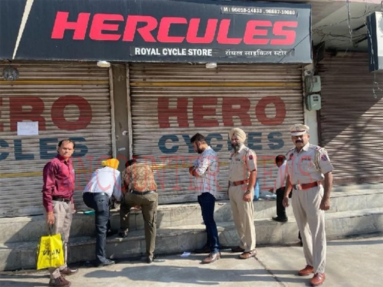जालंधर भगत सिंह चौक तथा रेलवे रोड सहित इन 4 शोरूमों पर निगम ने कार्रवाई