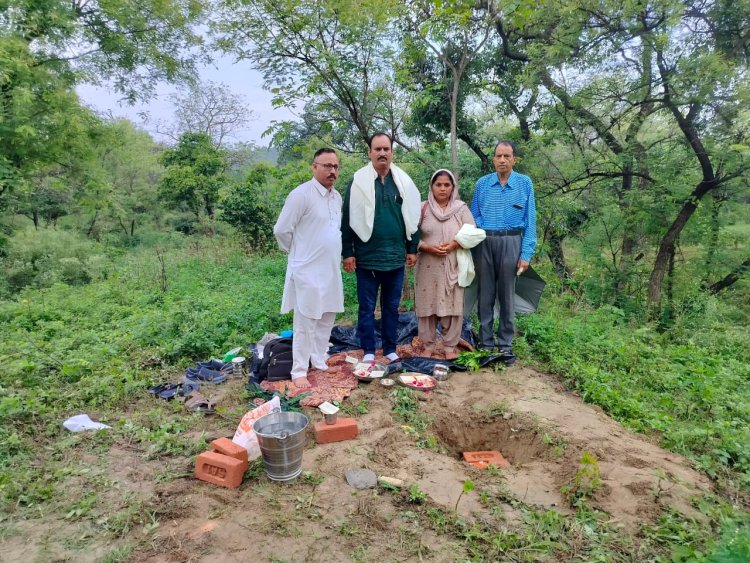 कैंट में बनी गौशाला के नजदीक शनि मंदिर का नींव पत्थर रखा
