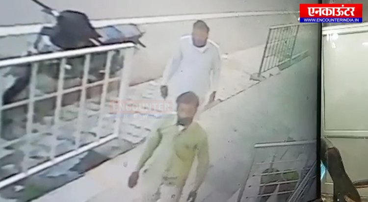 पंजाबः दिन दिहाड़े SBI के ATM लॉबी में चोरी, देखें CCTV