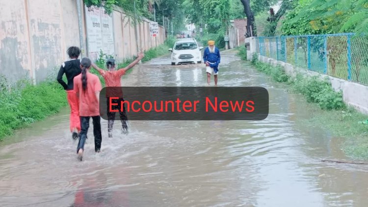 पंजाब : 45 मिनट हुई बारिश से पानी में डूबी सड़कें