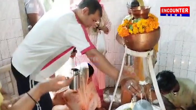 ਹੋਸ਼ਿਆਰਪੁਰ: ਸੌਣ  ਮਹਿਨੇ ‘ਚ ਮੰਦਰਾਂ ‘ਚ ਲੱਗੀਆਂ ਰੌਣਕਾਂ, ਸ਼ਿਵ  ਲਿੰਗ ਤੇ ਭਗਤਾਂ ਨੇ ਕੀਤੀ ਭਗਤੀ , ਦੇਖੋਂ ਵੀਡਿਓ