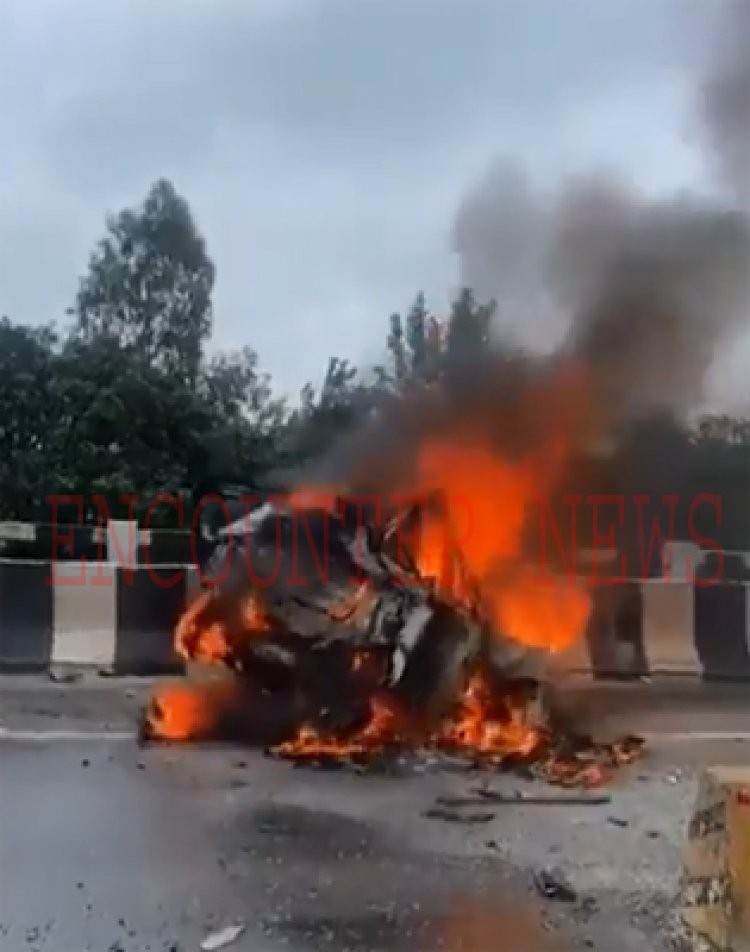 हाईवे पर ट्रक की टक्कर से कार में लगी आग, जिंदा जले 4 लोग, देखें वीडियो