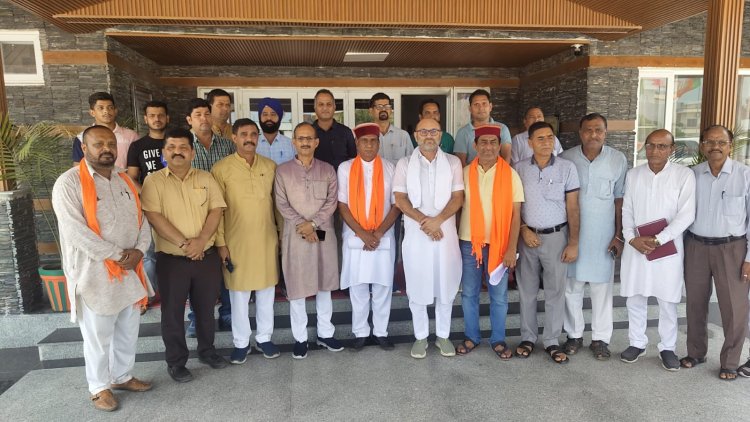 नवनियुक्त जिला अध्यक्ष बलवीर चौधरी ने जिला भाजपा कार्यालय में कार्यभार ग्रहण किया