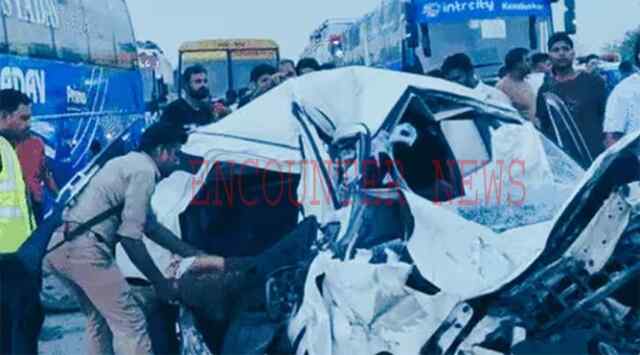 सुबह-सुबह बस ने कार सवारों को रौंदा, दर्दनाक हादसे में 4 की मौत