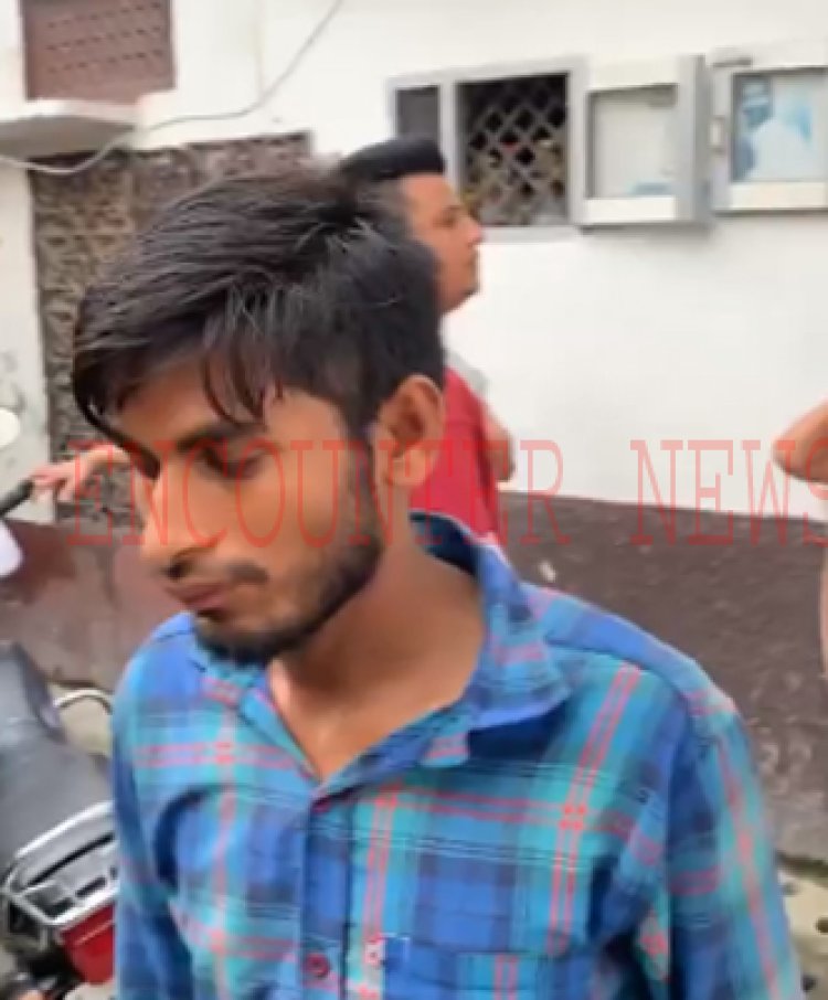 जालंधरः दिन दहाड़े चाकू मारकर 3 लुटेरे कबाड़िये से पैसे छीनकर हुए फरार, देखें Live